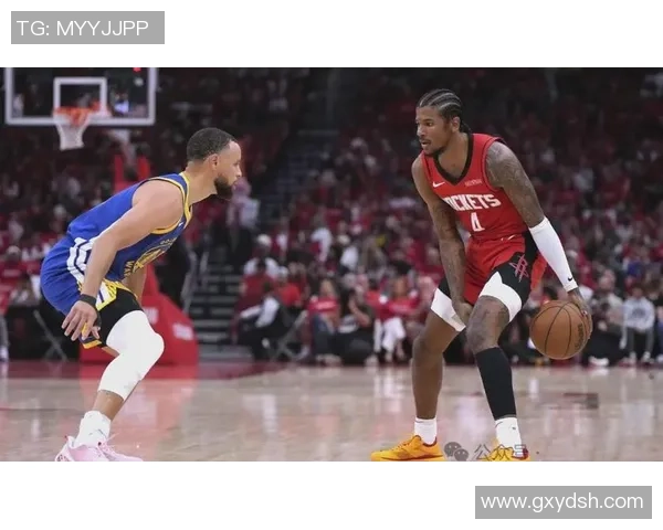 西部决赛火箭与勇士第四场激战回顾精彩瞬间与关键时刻分析